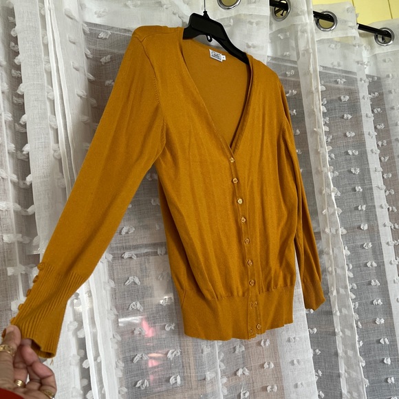 Beautiful lightweight mustard cardigan - Picture 2 of 6